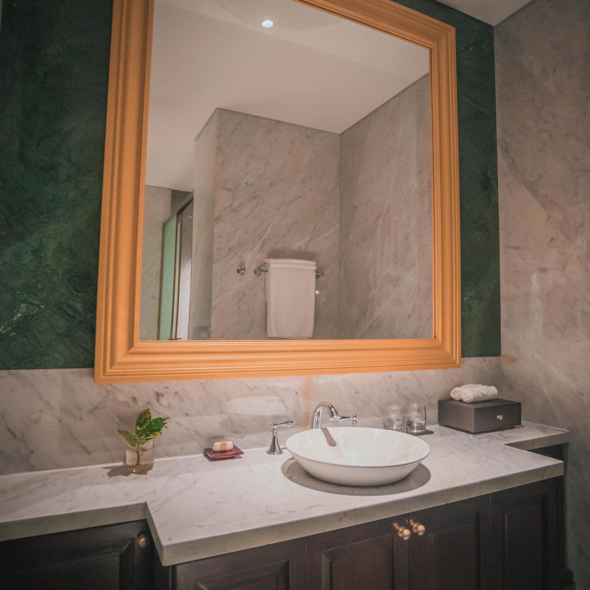 Отель Regal Collection House Duong Canh Экстерьер фото